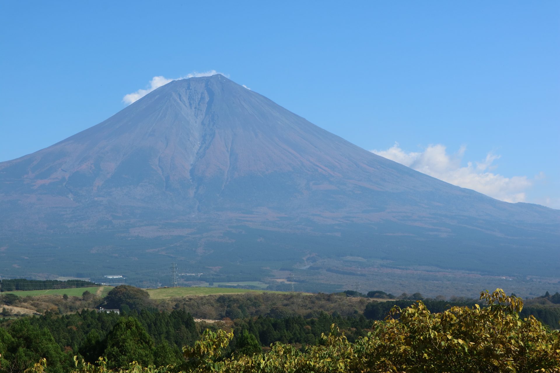 日月倶楽部の目前にある富士山